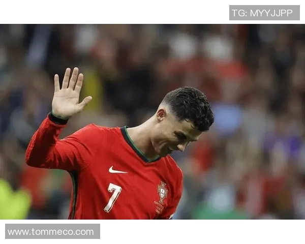 150位传奇足球球星荣耀与辉煌瞬间全景解析