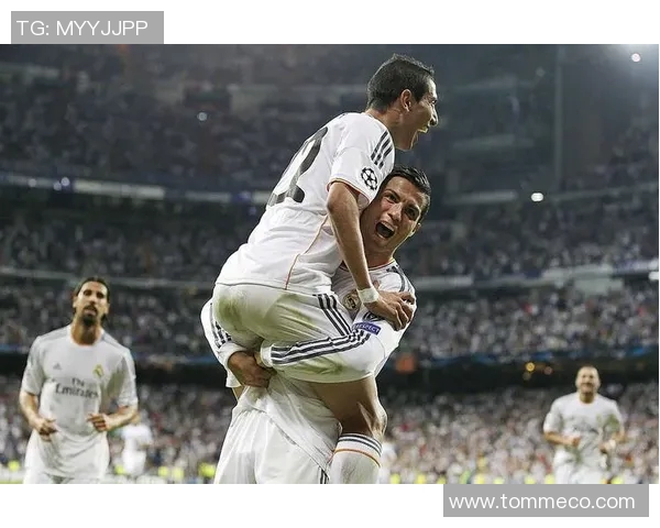 1988年足球巨星风云再起 回顾经典赛季与球员的辉煌时刻