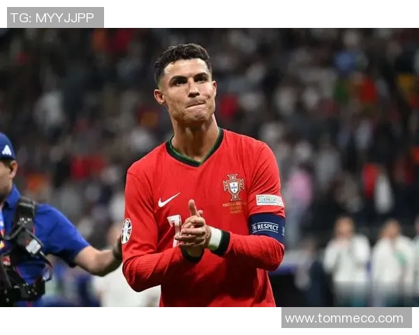 足球历史最佳十位球星排名揭晓：谁是足坛真正的传奇巨星