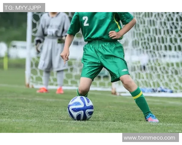 足球球星二字背后的荣耀征程与绿茵场上永不言败的传奇故事