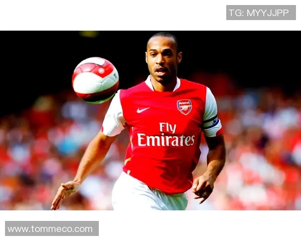 150位传奇足球球星荣耀与辉煌瞬间全景解析